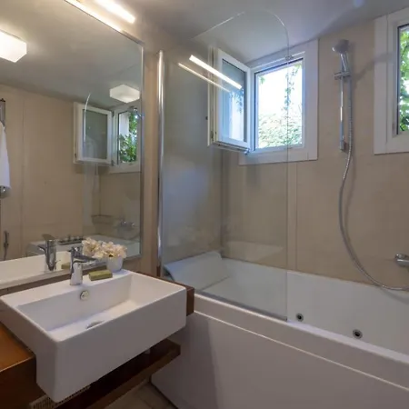 Rimondi Boutique - Small Luxury Of The World