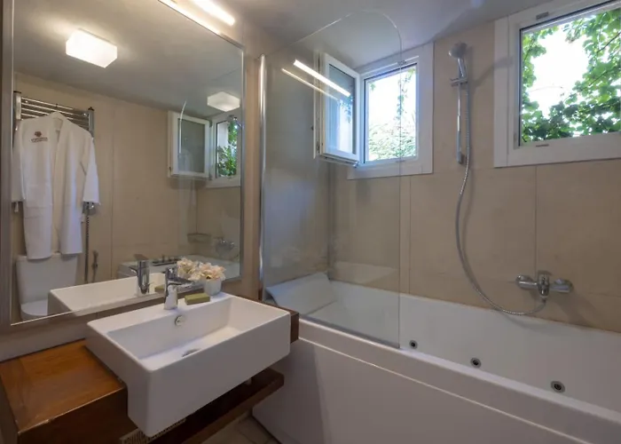 Rimondi Boutique - Small Luxury Of The World